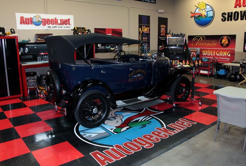 Classic_Car_Detailing_Classes_001.jpg