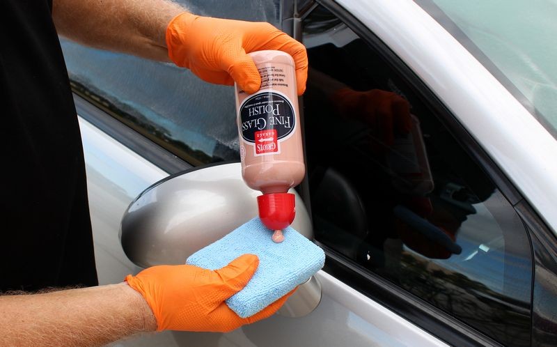 Review: Griots Fine Glass Polish - How to remove water spots and