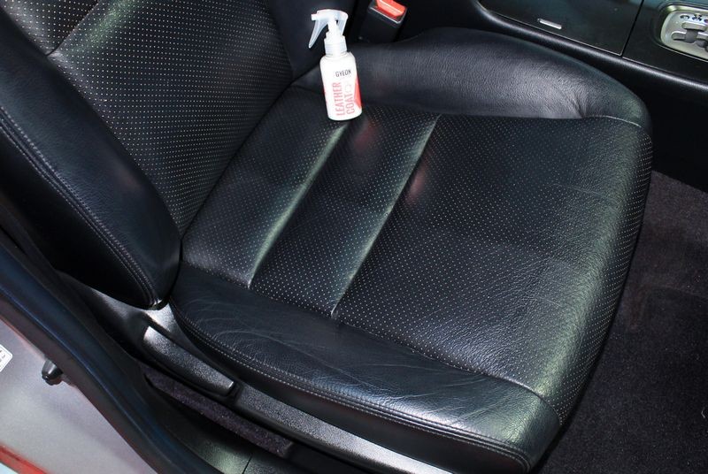 Whether your leather seats are lightly dirty or heavily stained, @gyeon.usa  has a solution for you with their mild and heavy leather…