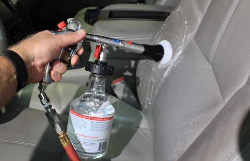 Bug & Smudge Remover for Auto Surfaces - Griot's Garage