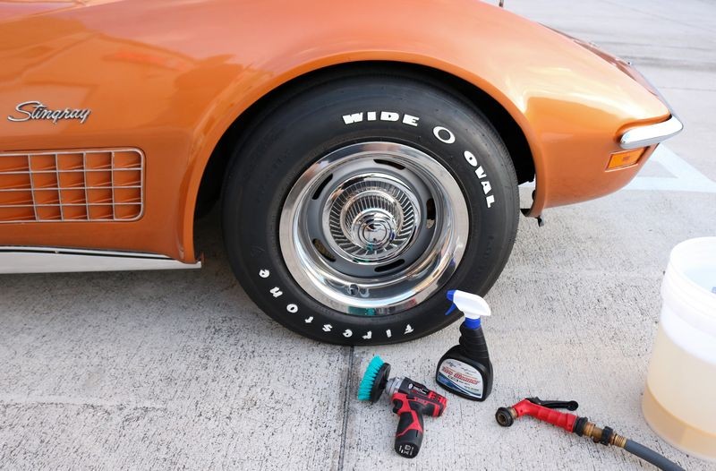 3-in-1 Wheel-Tire-Mat Cleaner, 25 Ounces - Griot's Garage