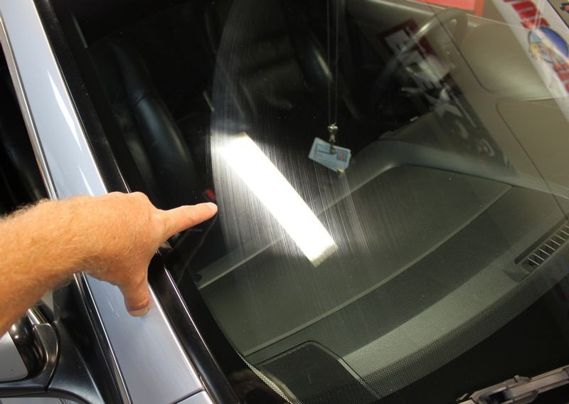 How to remove scratches in glass Wiper Scratches from
