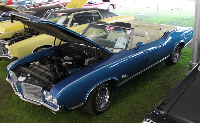 I think this was a 1972 Oldsmobile Cutlass Supreme Convertible 1969 